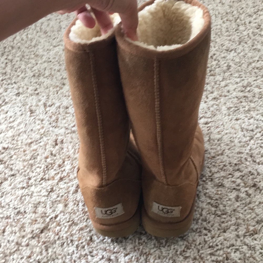 Ugg - image 2